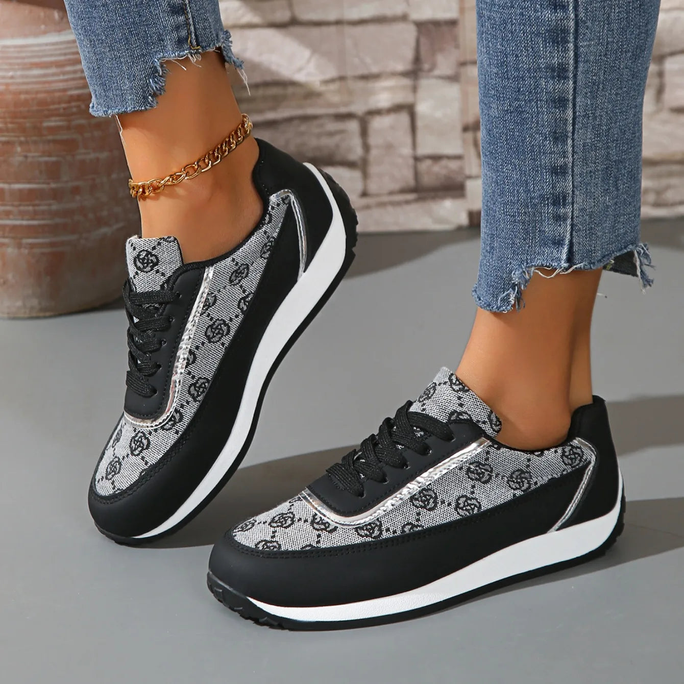 Women’s Casual Sneakers