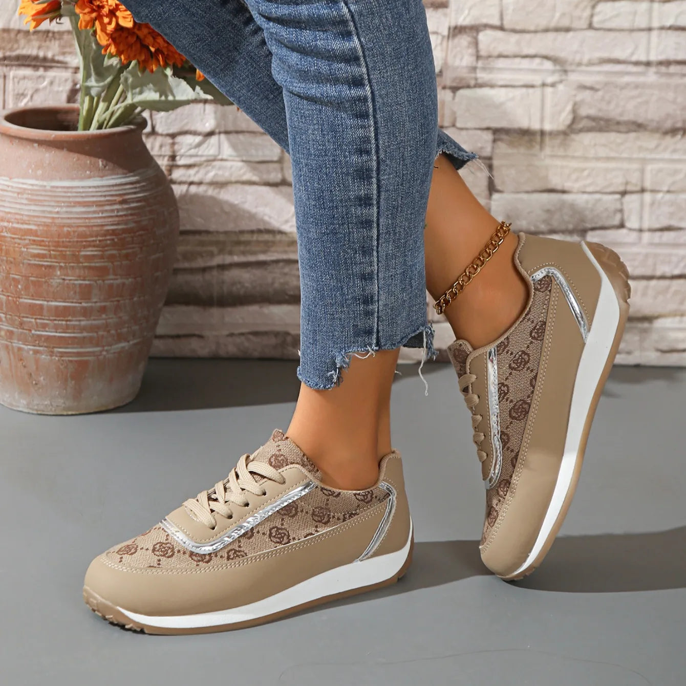 Women’s Casual Sneakers