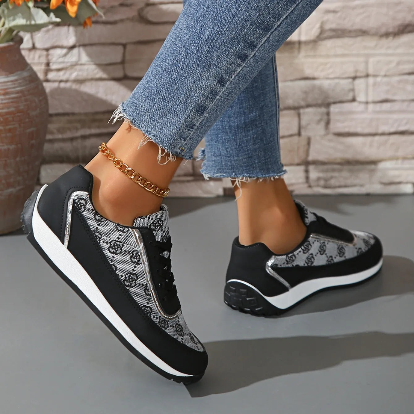 Women’s Casual Sneakers