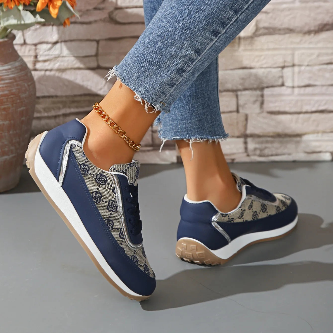 Women’s Casual Sneakers