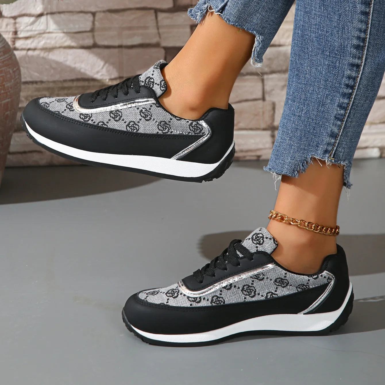 Women’s Casual Sneakers